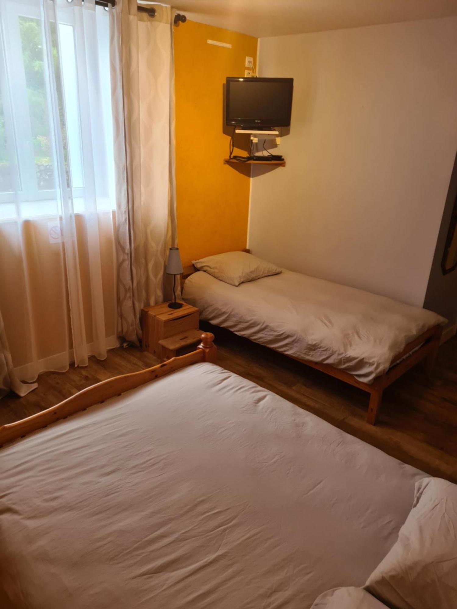 Hotel Saint Julien Aux Bois Zewnętrze zdjęcie