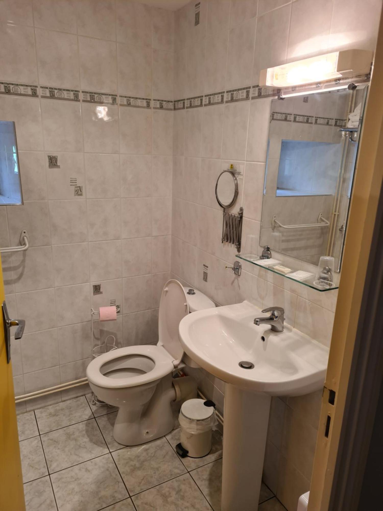 Hotel Saint Julien Aux Bois Zewnętrze zdjęcie